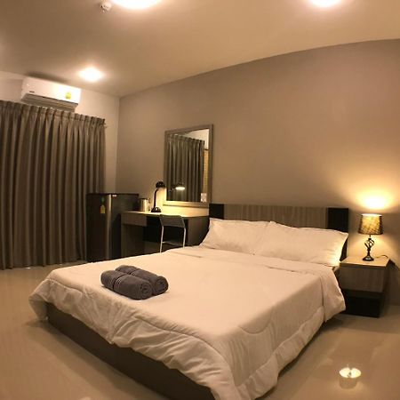 28 Place Банкок Екстериор снимка