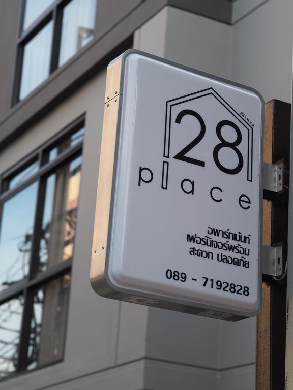 28 Place Банкок Екстериор снимка